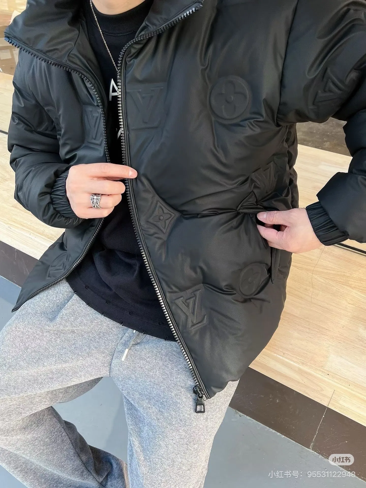 Louis Vuitton/Louis Vuitton embossed embossed down jacket